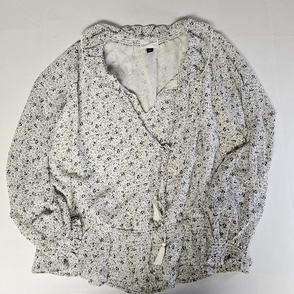 Universal Thread Medium Floral Print Women's Top - Picture 2 of 9